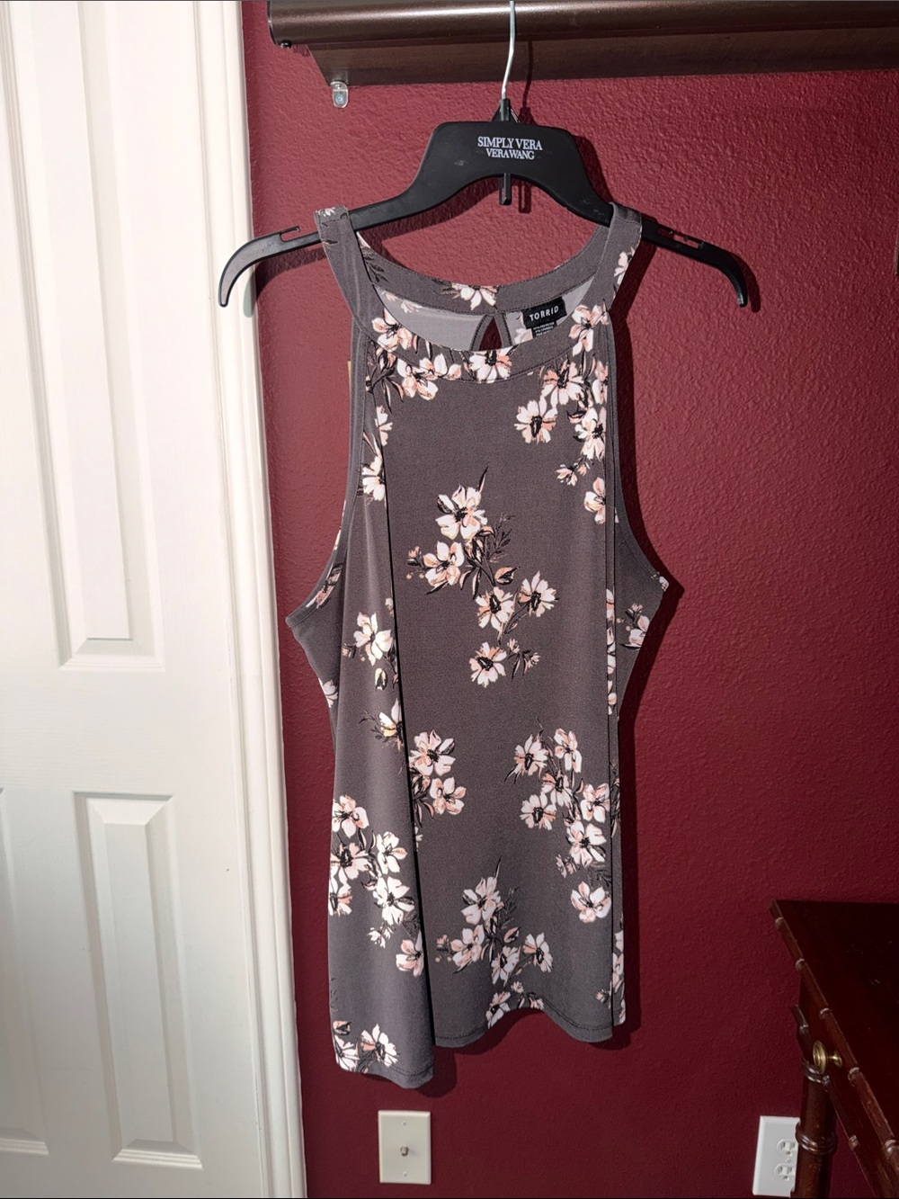 torrid Gray Floral High-Neck Tank, size 0 XL